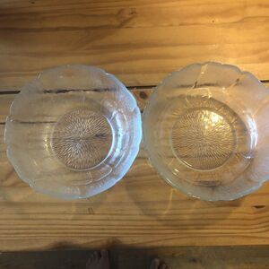2 Vintage ARCOROC Fleur 9” SALAD BOWL French Crystal Glass Large Serving Flower
